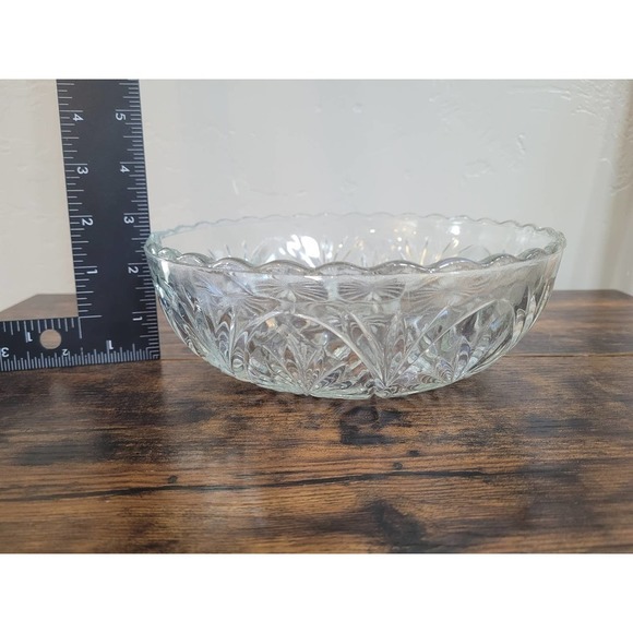 𝅺8" Crystal Glass Serving Bowl - Picture 9 of 9